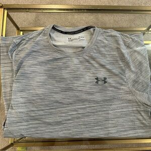 Under Armour Workout Shirt L Like New
